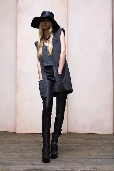 Look 15